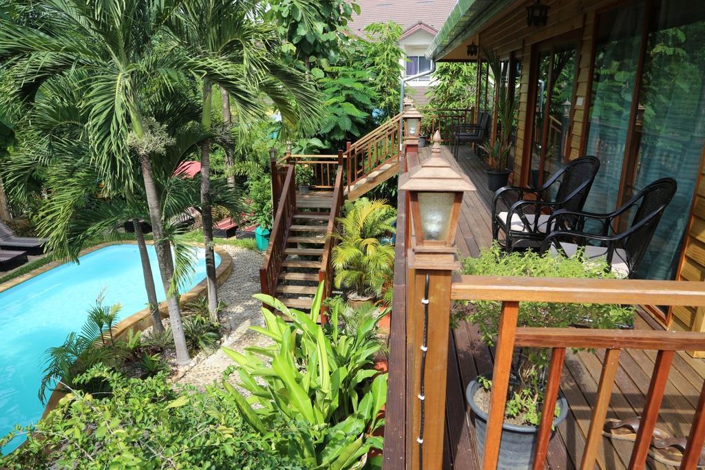 Liam'S Guesthouse Adults Only Chiang Mai Bagian luar foto