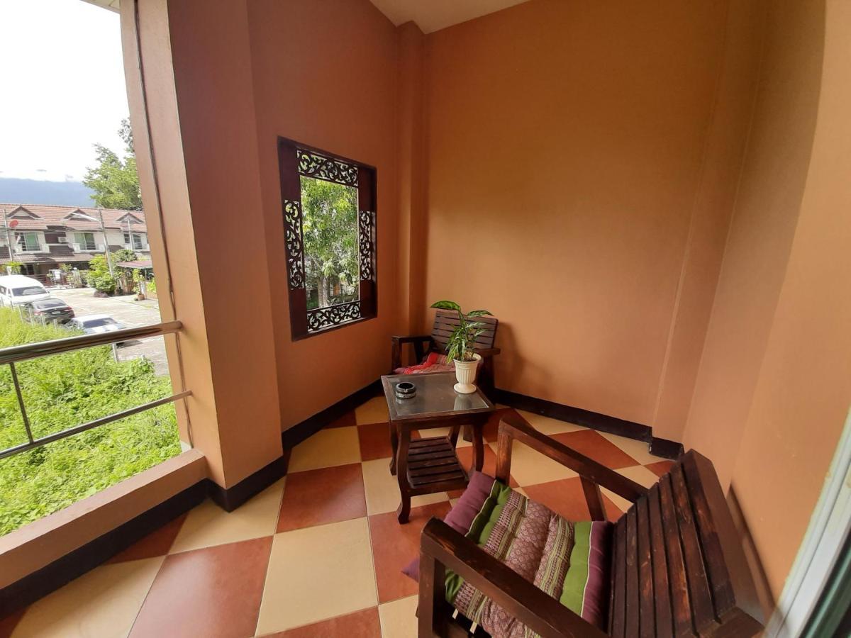 Liam'S Guesthouse Adults Only Chiang Mai Bagian luar foto