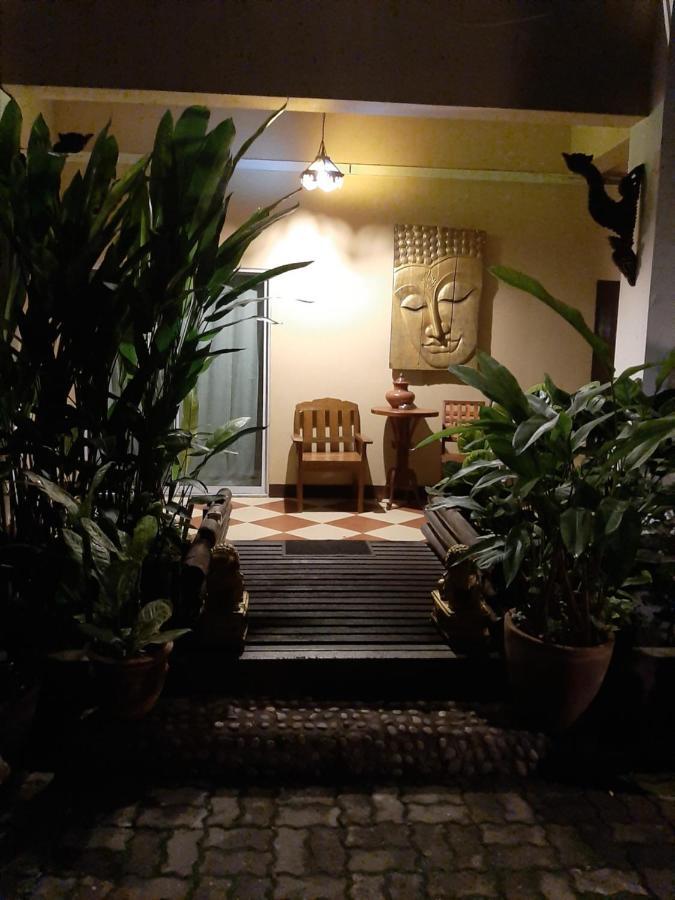Liam'S Guesthouse Adults Only Chiang Mai Bagian luar foto