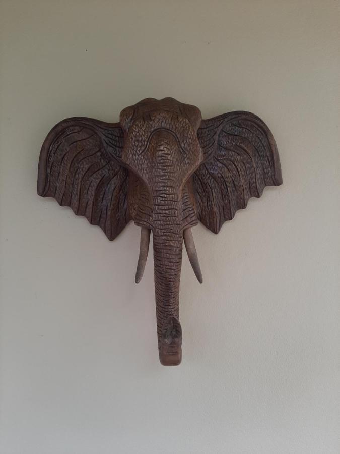 Liam'S Guesthouse Adults Only Chiang Mai Bagian luar foto